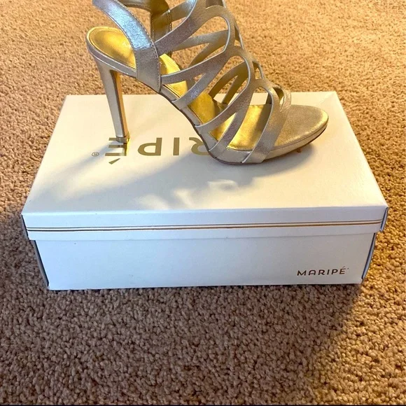 Maripe Heels - Picture 2 of 2